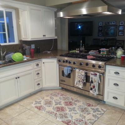 white kitchen cabinets